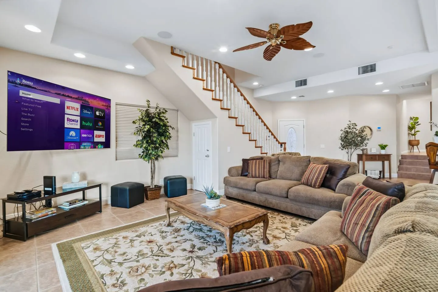 Luxury Riverfront Oasis Dock Spa Pool Table 6