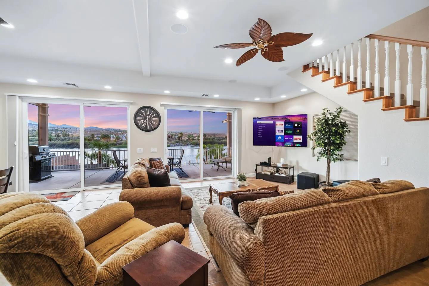 Luxury Riverfront Oasis Dock Spa Pool Table 8