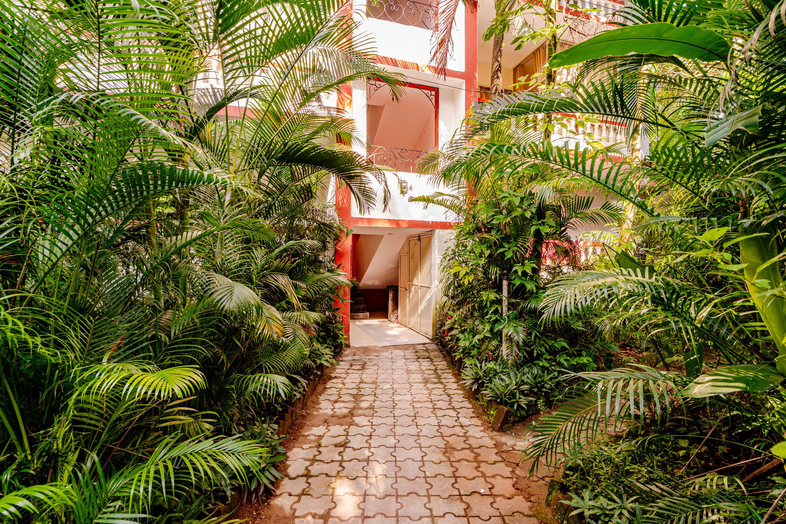 BlueBreeze by Rovana | Pool View • Near Baga Beach 38