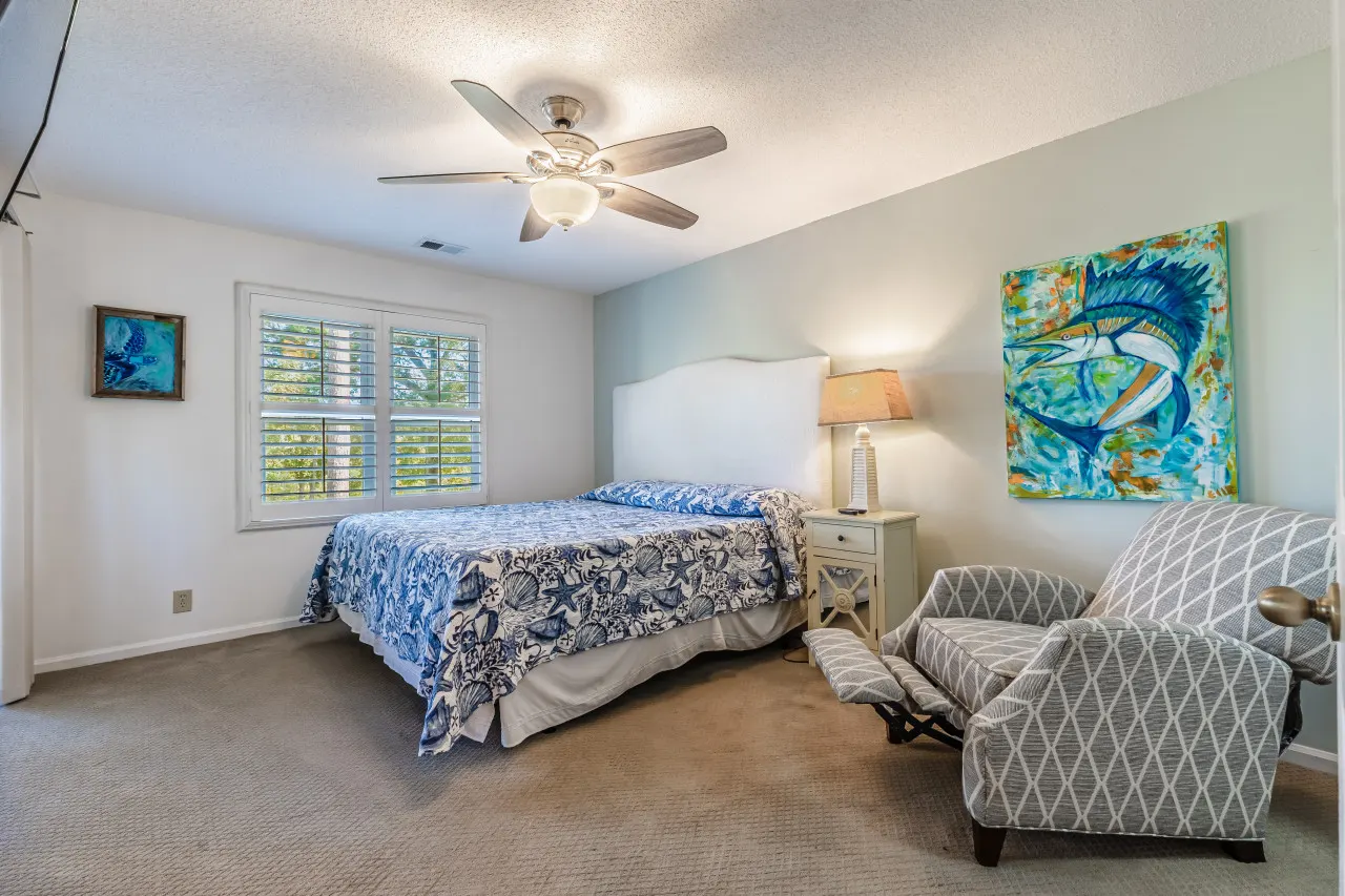 Close to the Beach : Turtle Cove Haven: Your Coastal Escape — photo 3