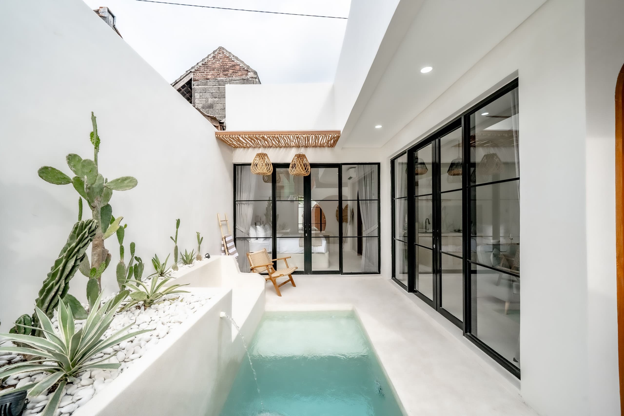 Modern Minimalist Villa in Quiet Residential Area — photo 5