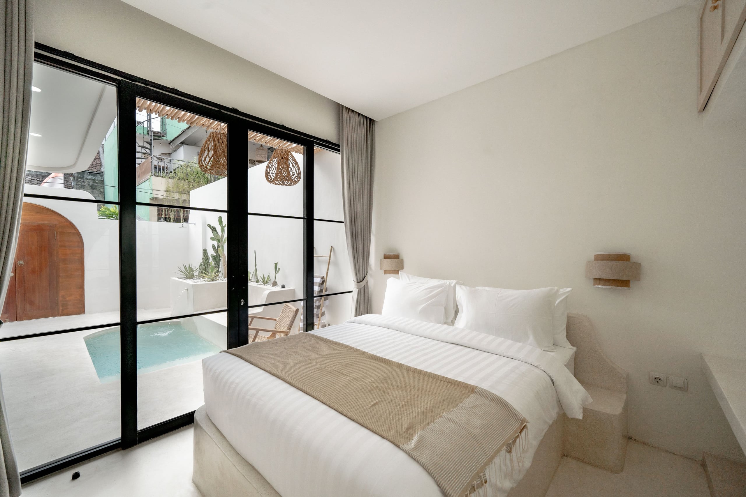 Modern Minimalist Villa in Quiet Residential Area 16