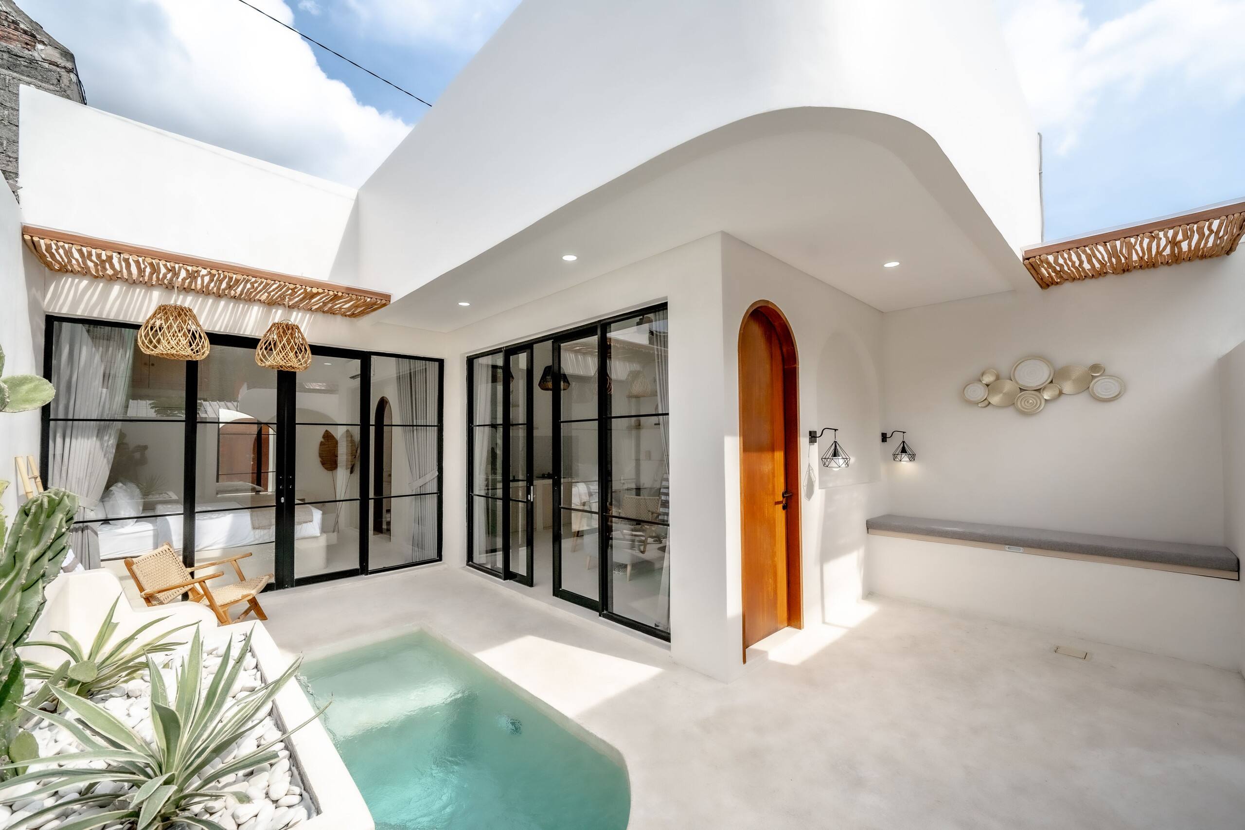 Modern Minimalist Villa in Quiet Residential Area