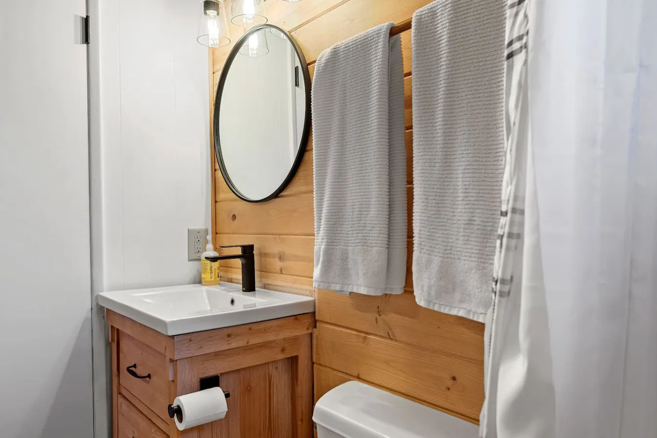 Alta Vista Gambrel Cabin w Hot Tub in Moonridge 13