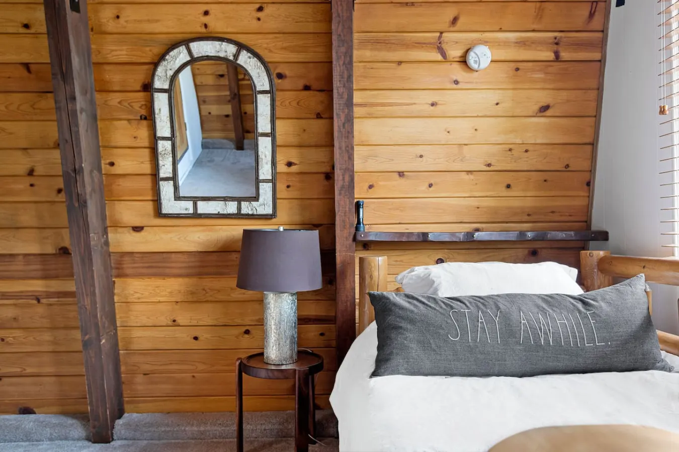Alta Vista Gambrel Cabin w Hot Tub in Moonridge 20