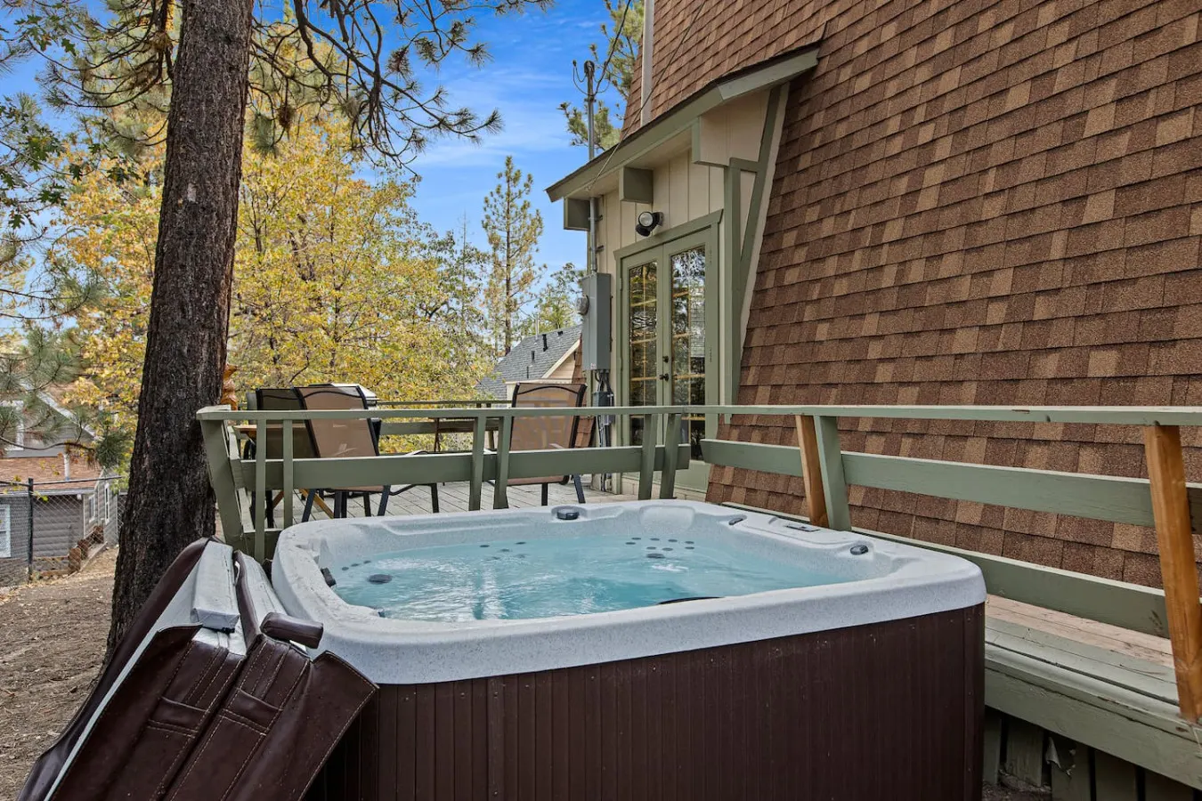 Alta Vista Gambrel Cabin w Hot Tub in Moonridge — photo 3