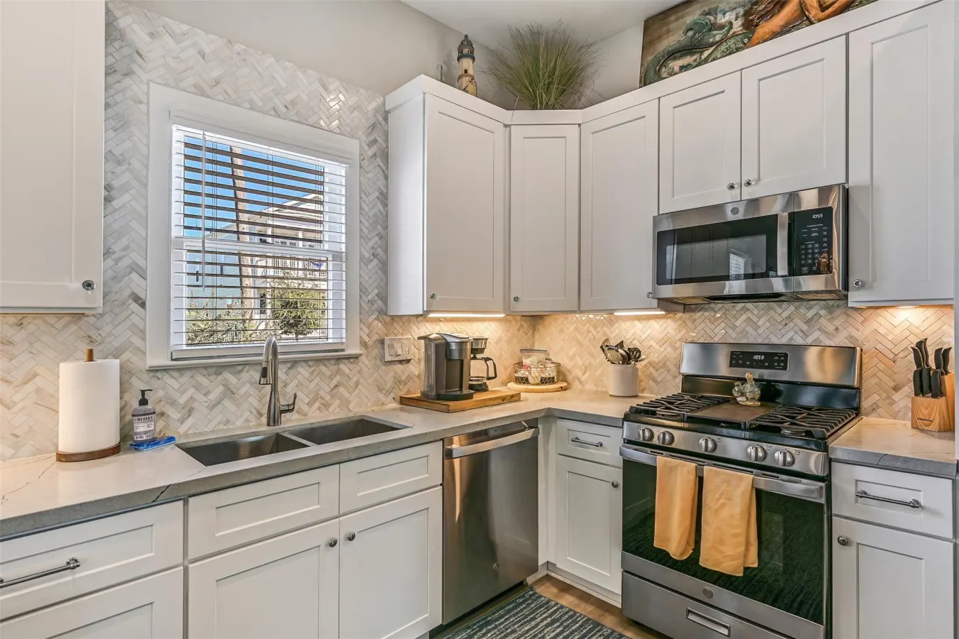Magnolia Manor a Spacious Beach Retreat w/ Hot Tub 14