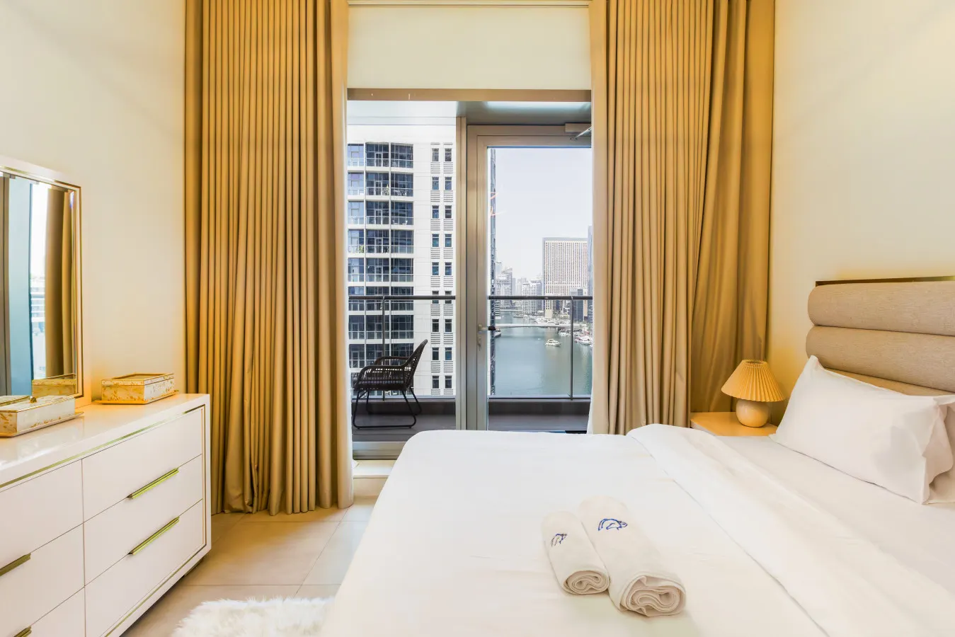 Stunning 1BR with Breathtaking Views of Dubai Marina 17