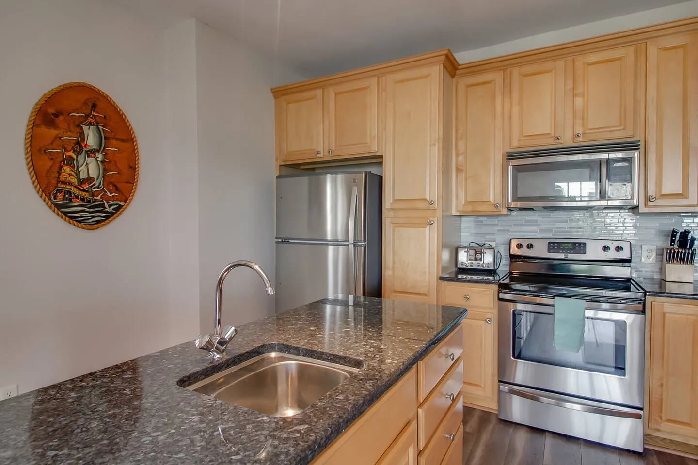 Perfect Beach Home w/ Ocean Views! Sleeps 10! 10