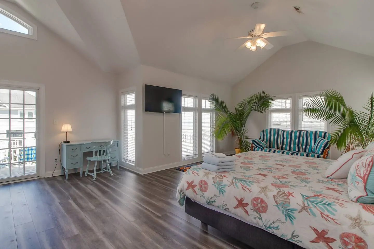 Perfect Beach Home w/ Ocean Views! Sleeps 10! 13