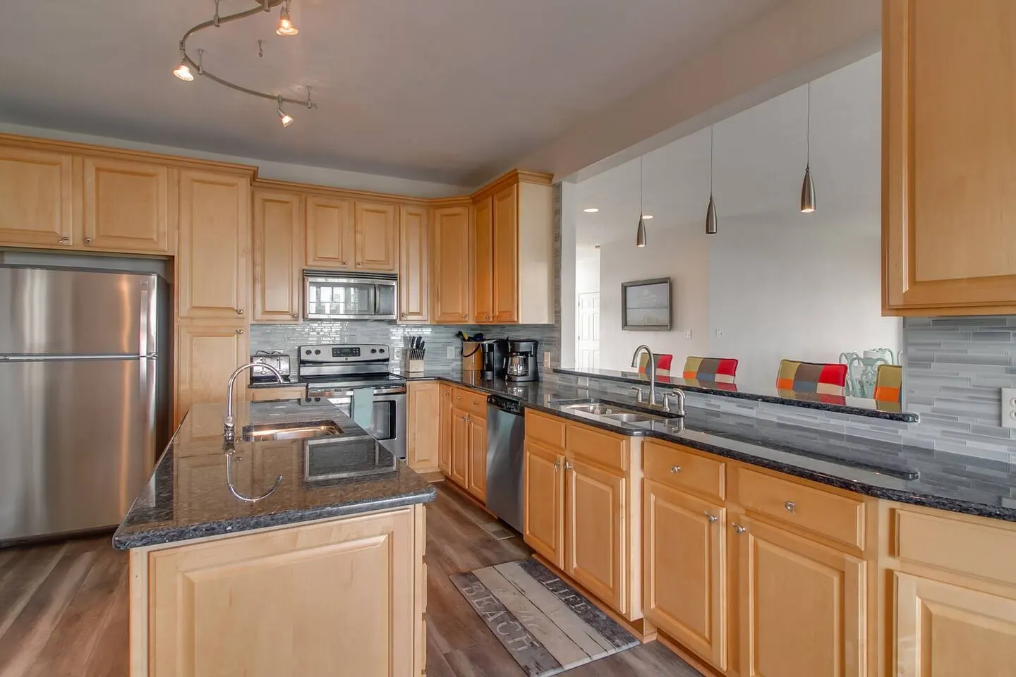 Perfect Beach Home w/ Ocean Views! Sleeps 10! — photo 4