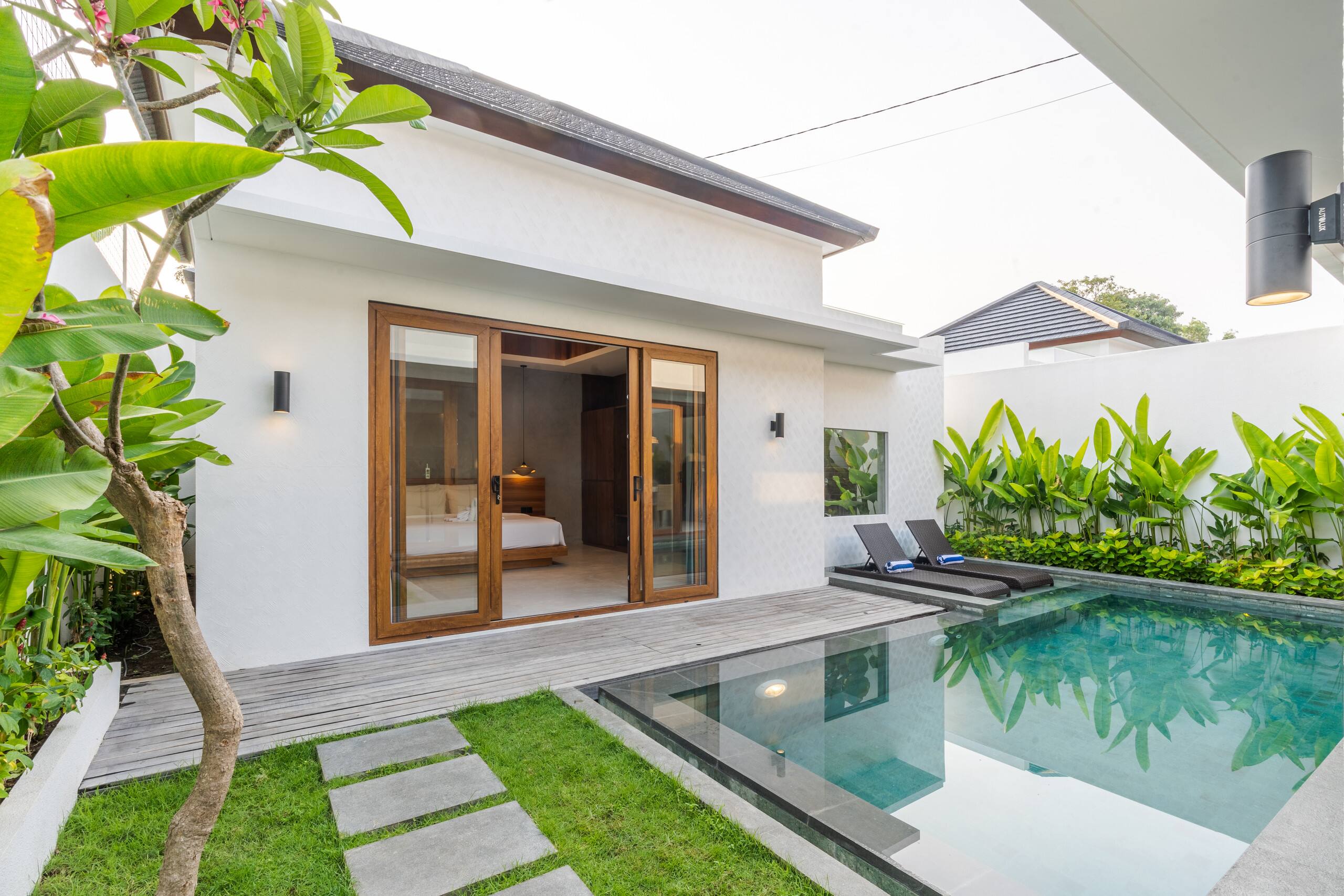 J4 Villas Sanur 1BR Villa with Pool 1 — photo 2