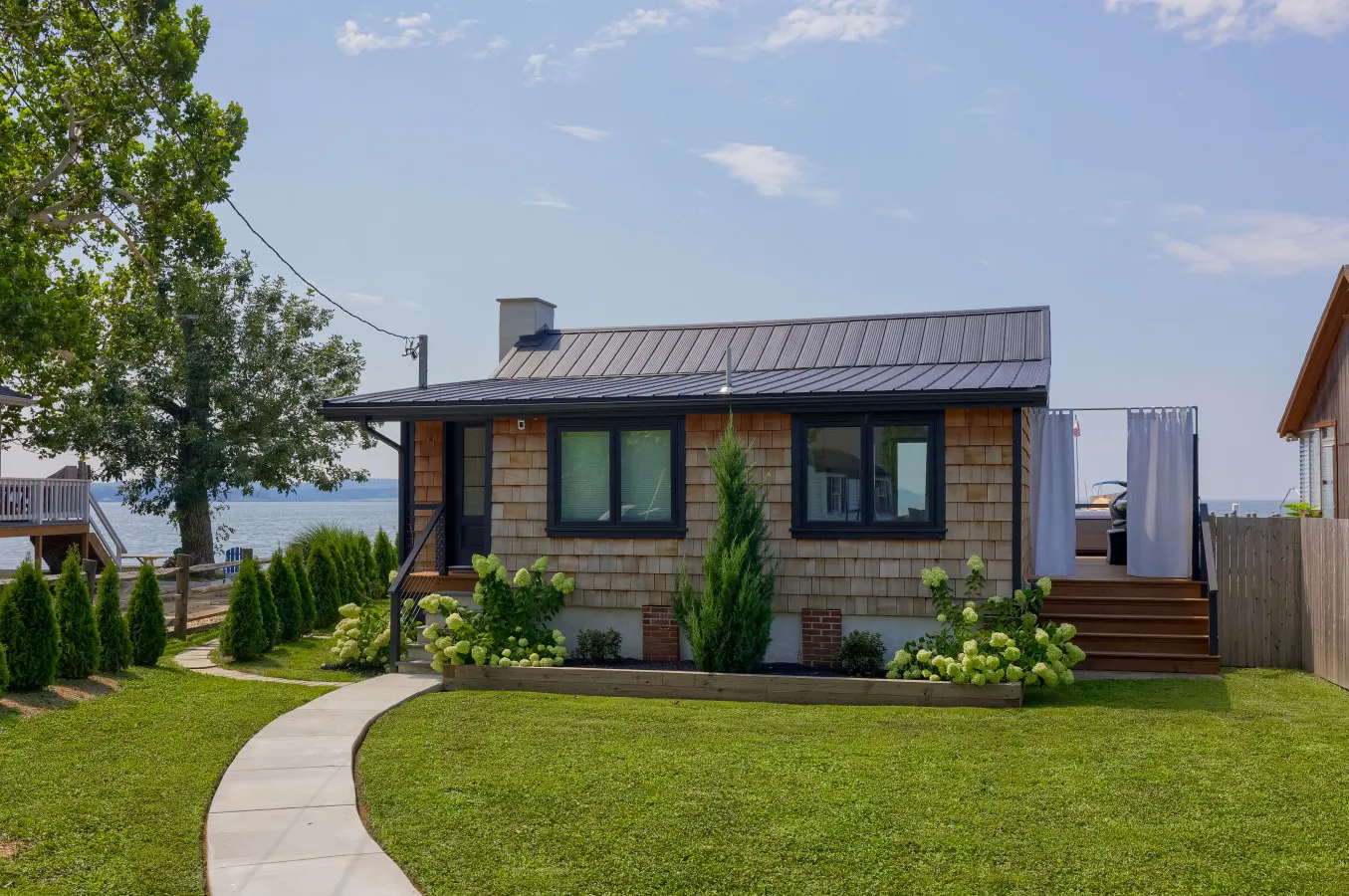 Long Beach Cottage, (romantic couple’s getaway) — photo 2