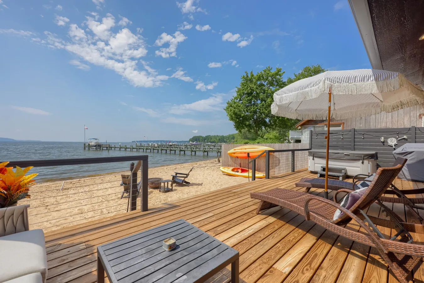 Long Beach Cottage, (romantic couple’s getaway) 9