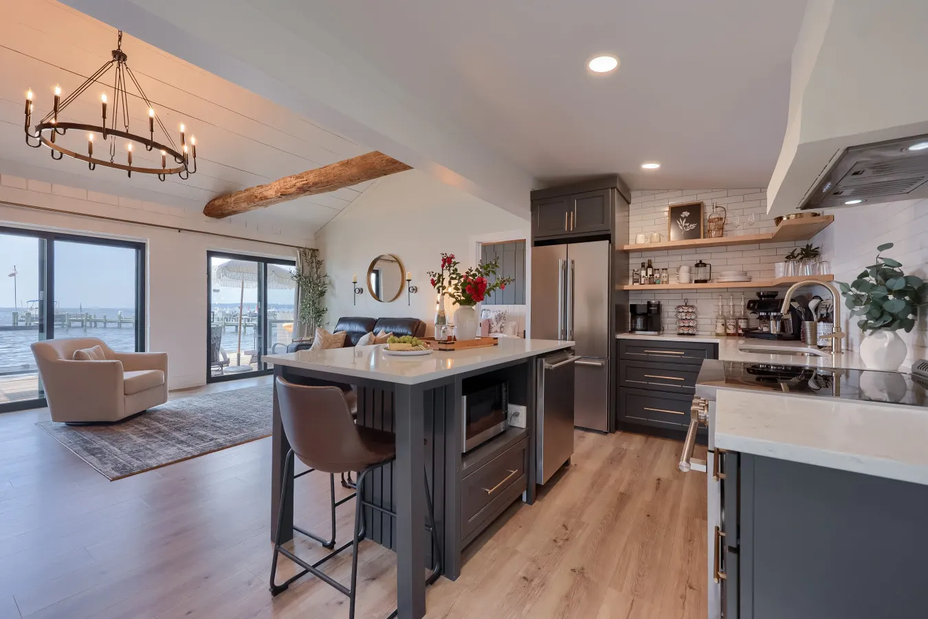Long Beach Cottage, (romantic couple’s getaway) 10