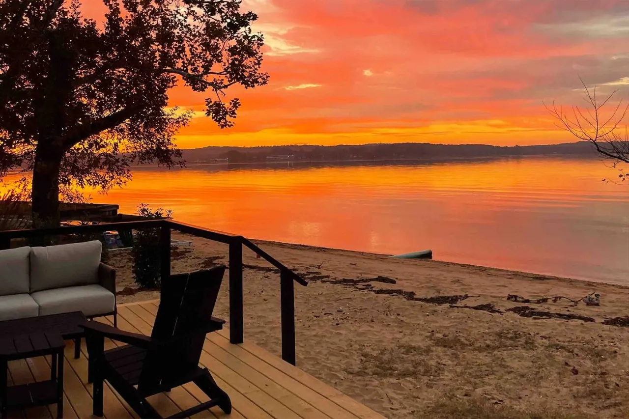 Long Beach Cottage, (romantic couple’s getaway) 13