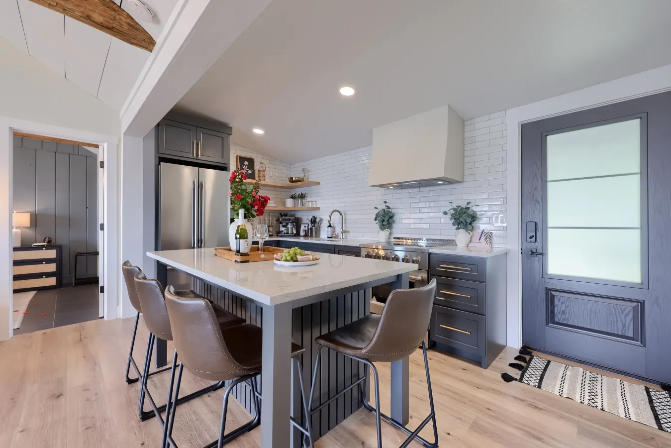 Long Beach Cottage, (romantic couple’s getaway) 15