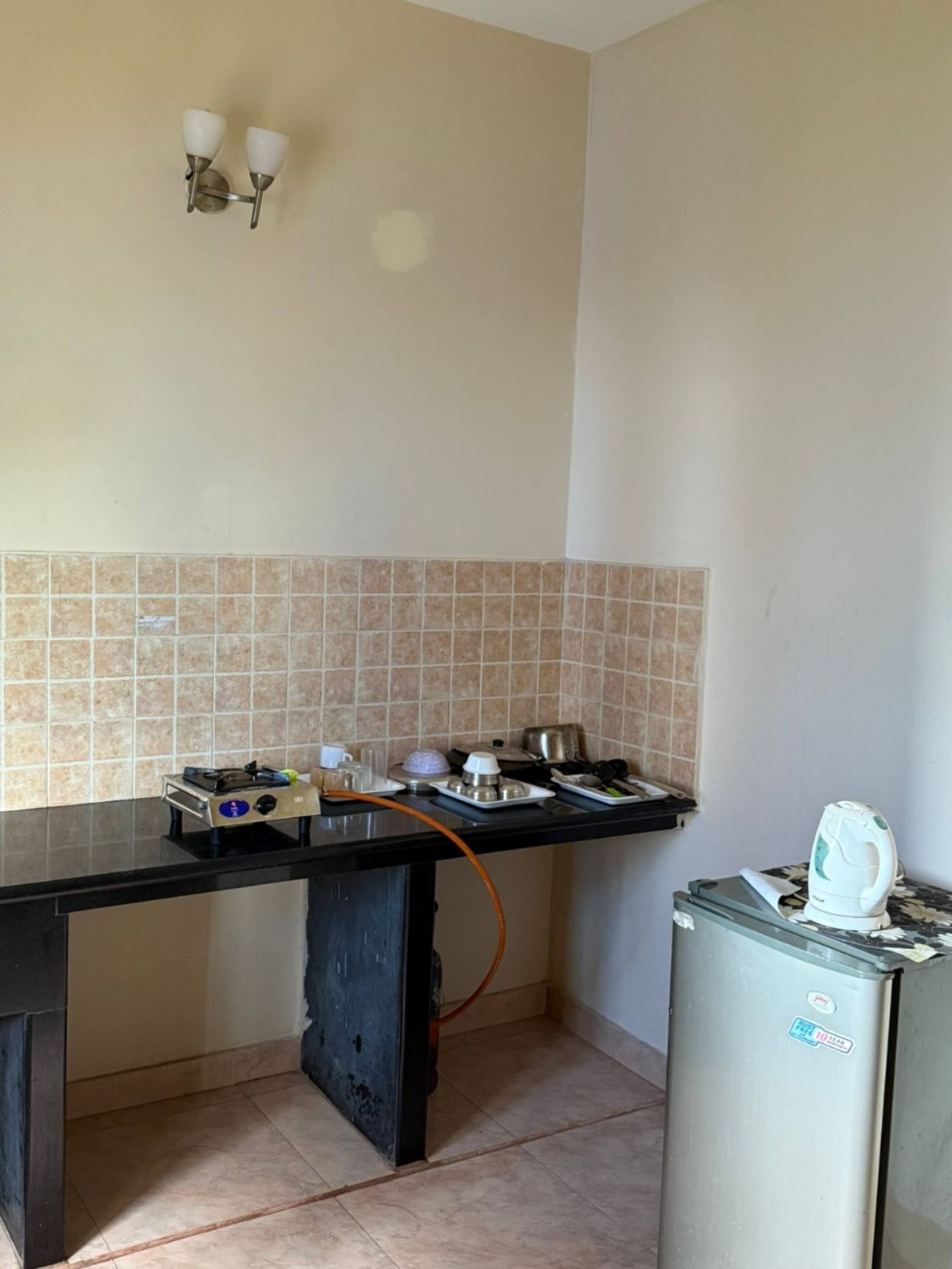 RoomzAway 4 Flats | Pool | WiFi | Kitchen 7
