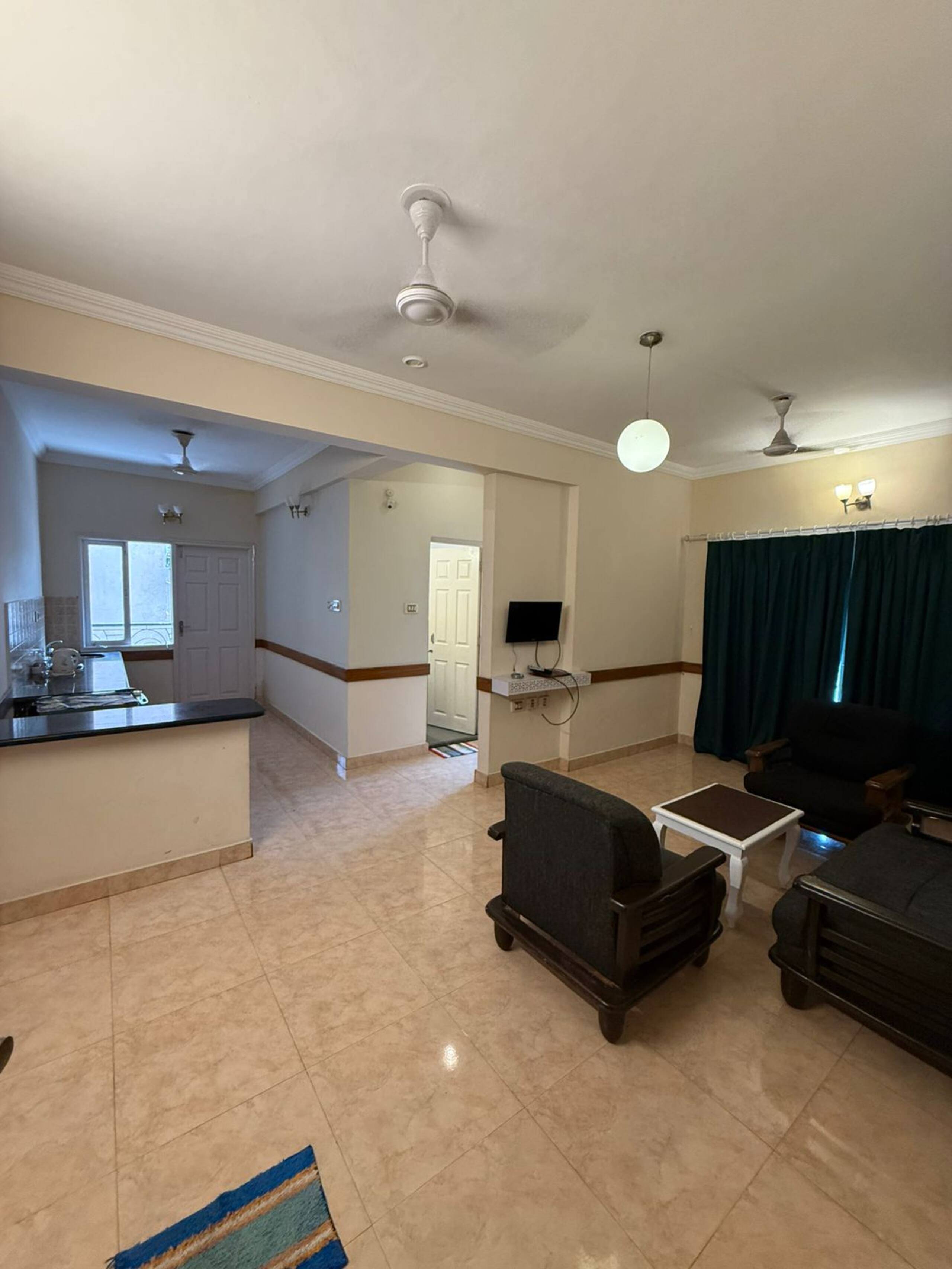 RoomzAway 4 Flats | Pool | WiFi | Kitchen 9