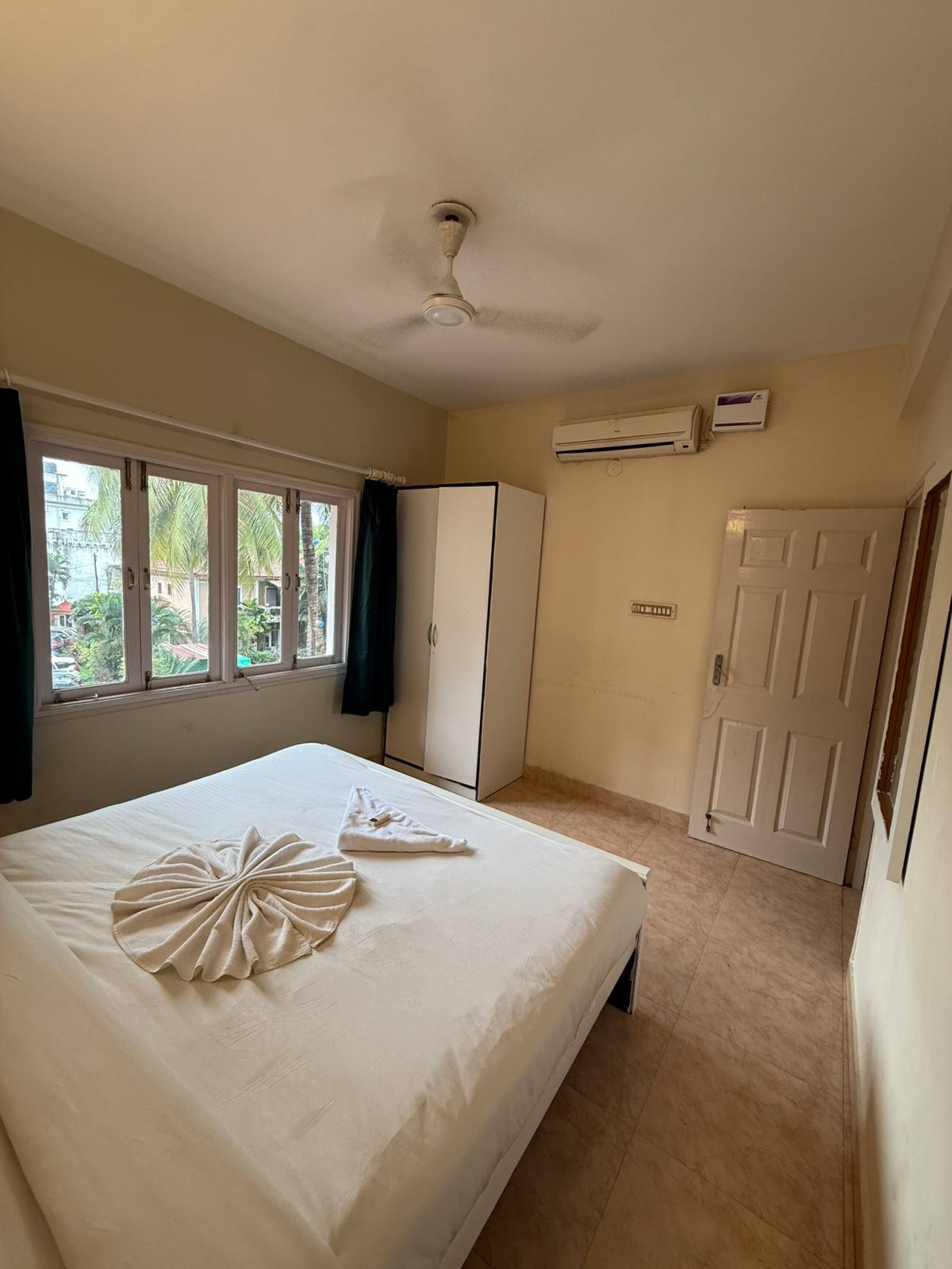 RoomzAway 4 Flats | Pool | WiFi | Kitchen 11