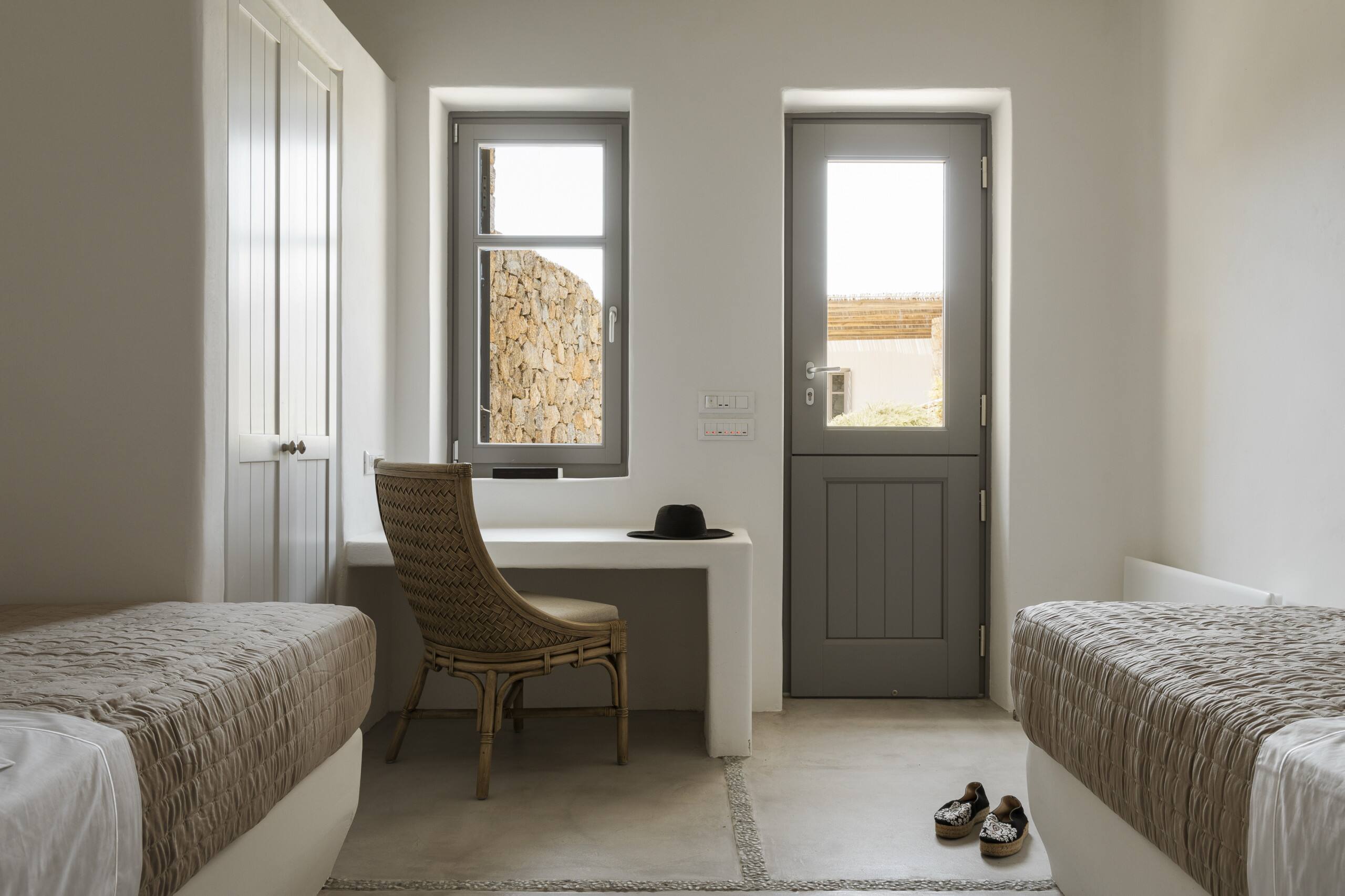 Seafront 9bdr Serenity in Mykonos 17