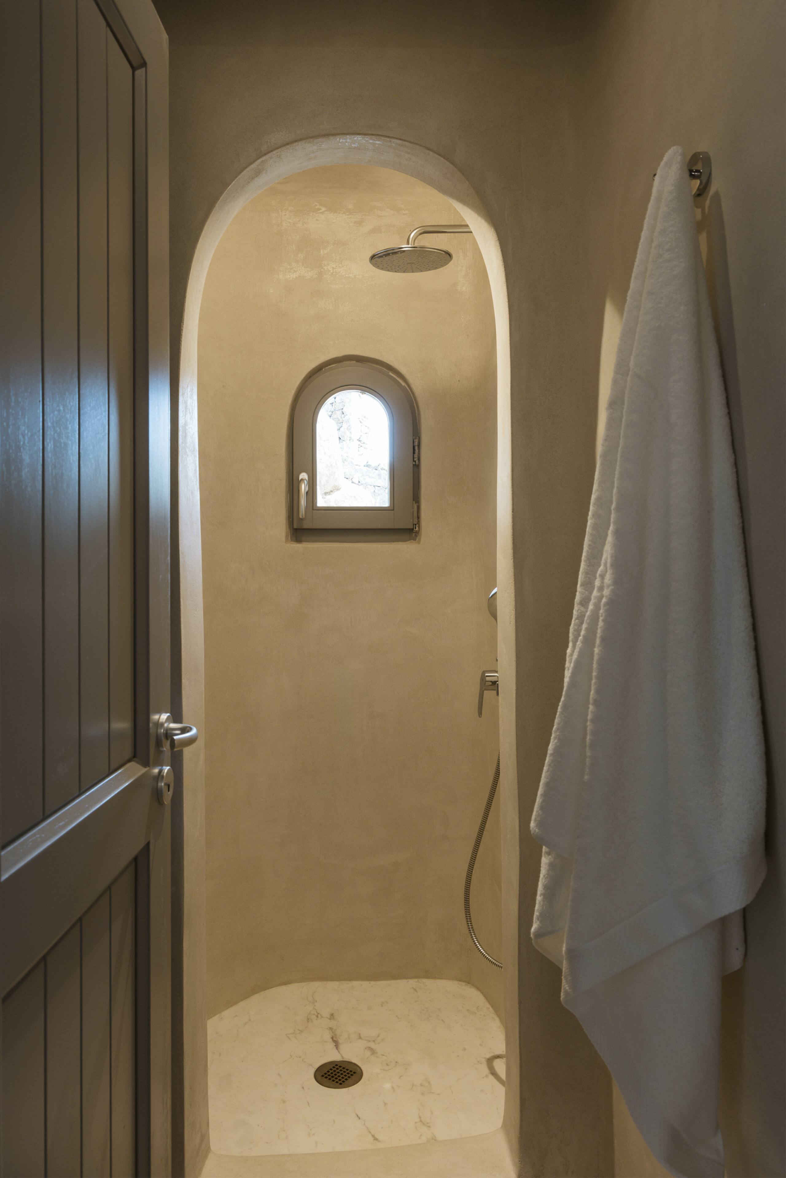 Seafront 9bdr Serenity in Mykonos 35