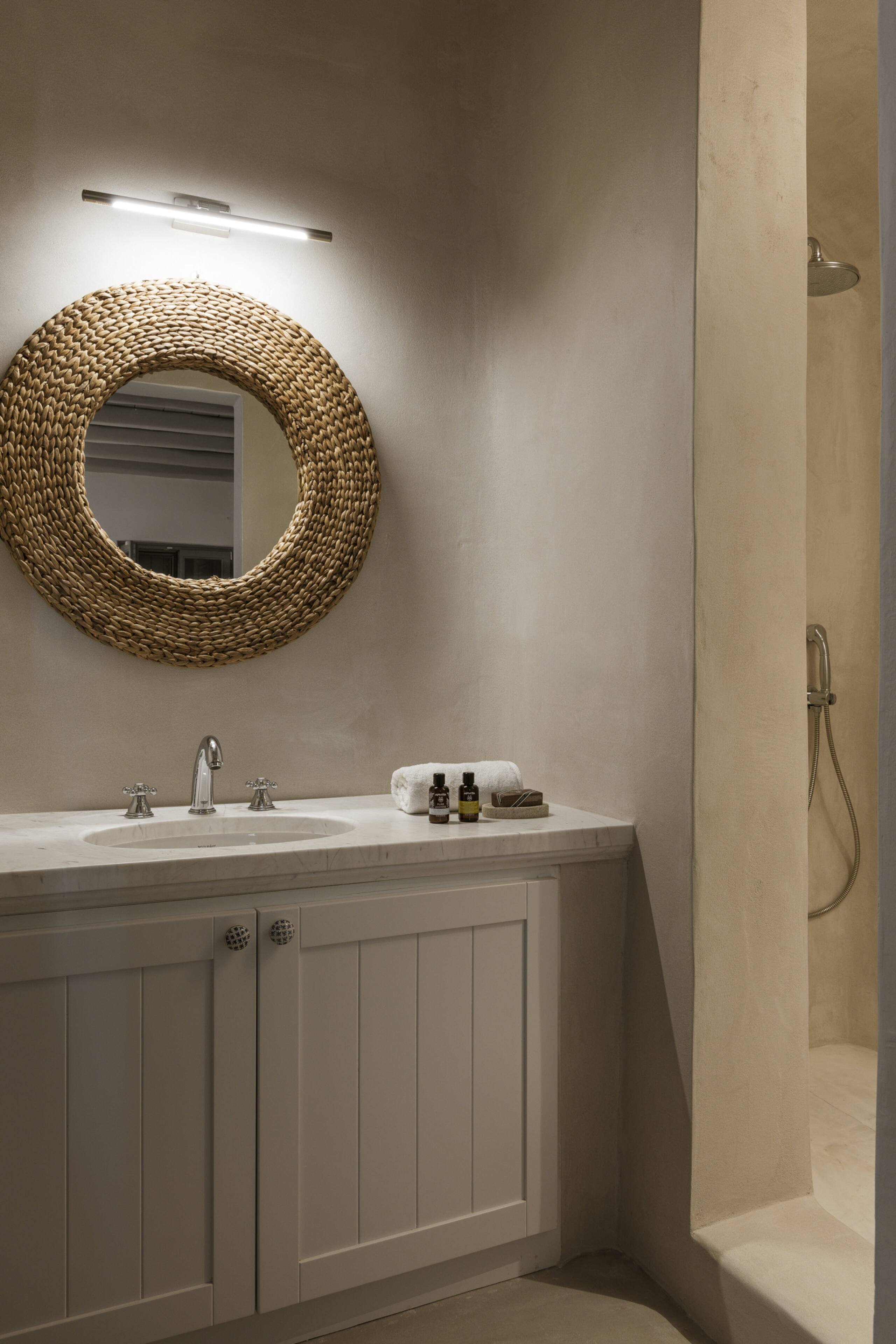 Seafront 9bdr Serenity in Mykonos 36