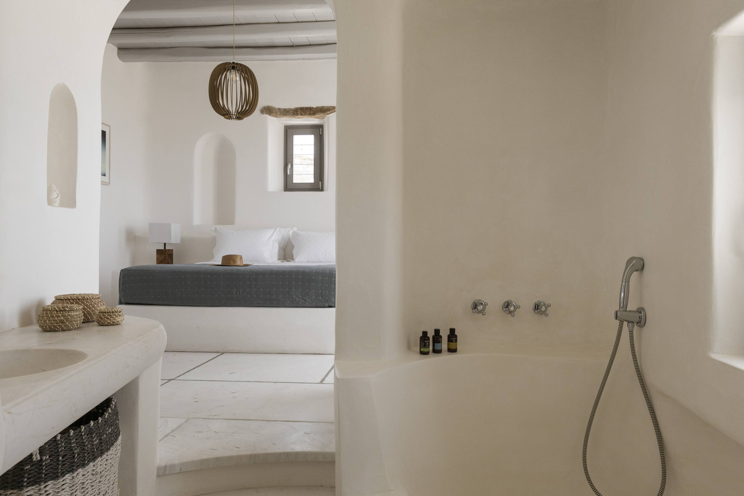 Seafront 9bdr Serenity in Mykonos 15