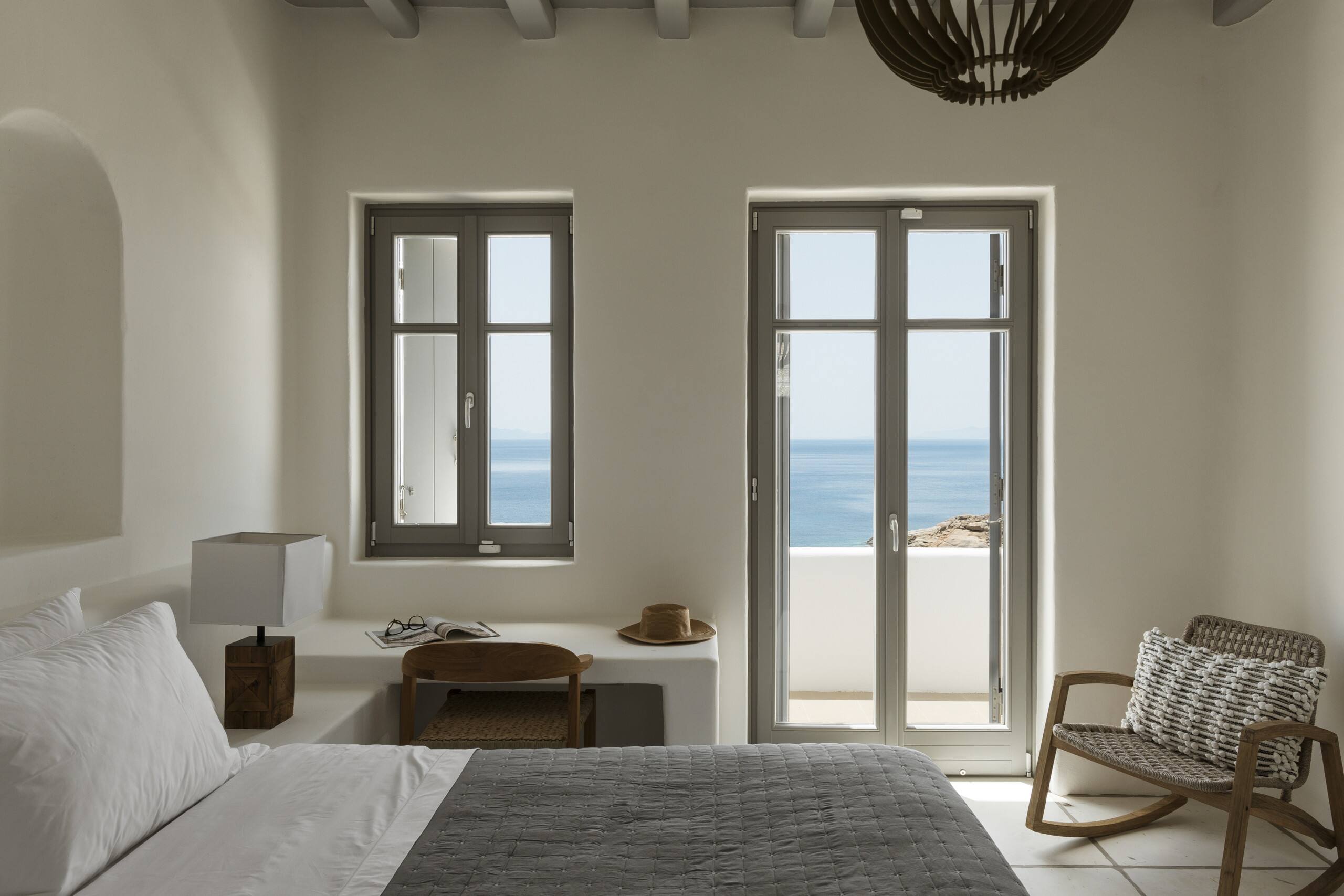 Seafront 9bdr Serenity in Mykonos 12
