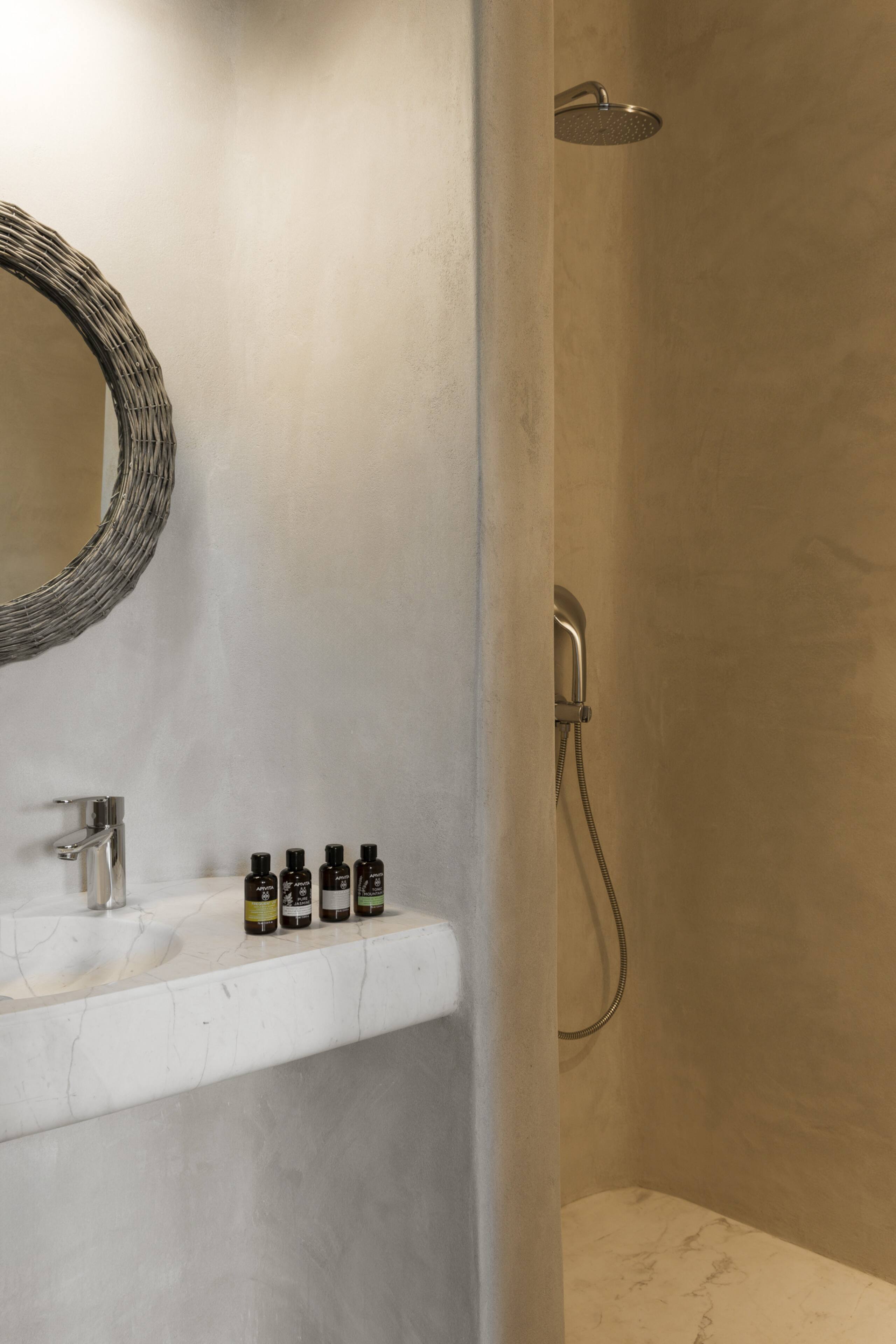 Seafront 9bdr Serenity in Mykonos 32