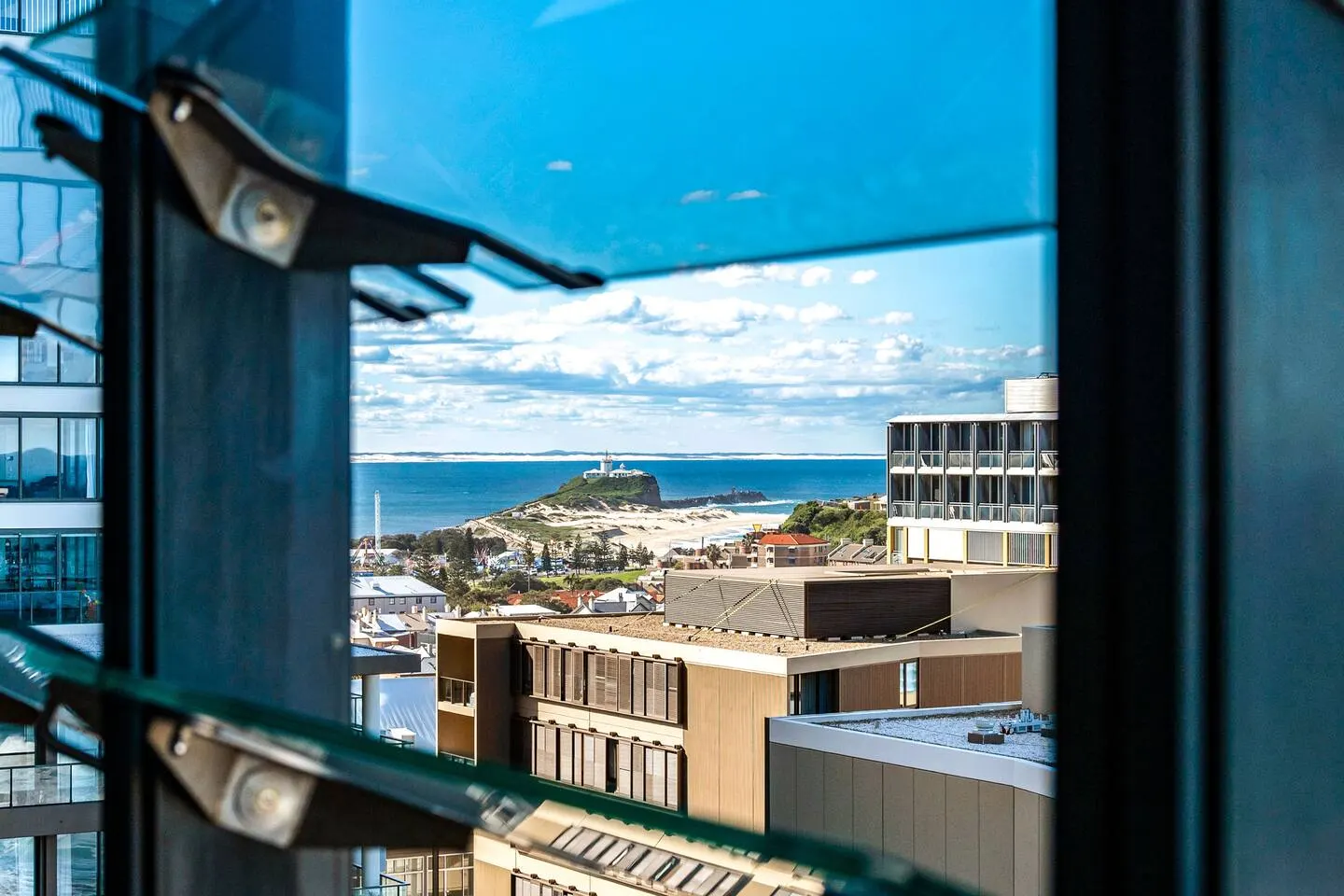 Executive Beach Apartment - Views - Beachfront 18