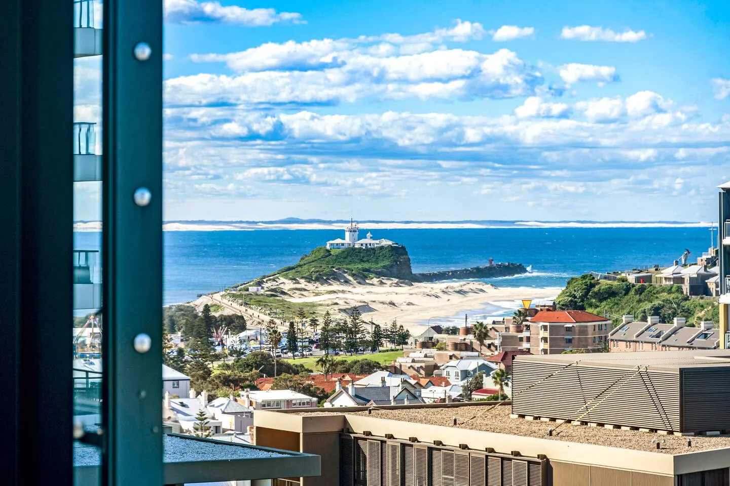 Executive Beach Apartment - Views - Beachfront 20