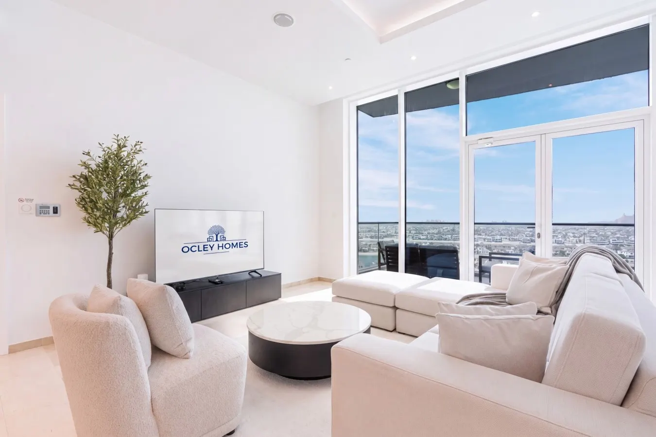 Palm Home next to Nakheel Mall w/ Private Beach 11