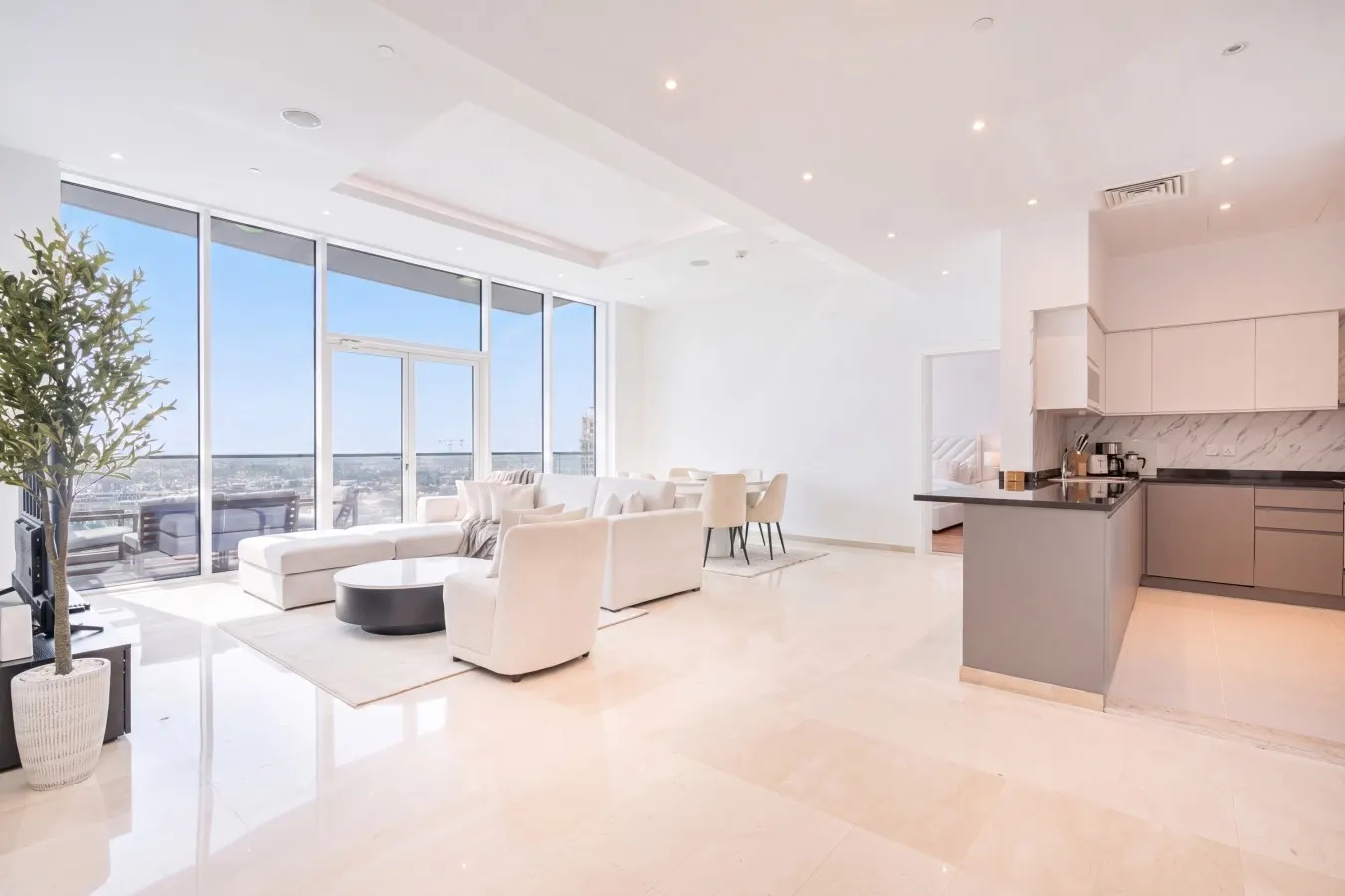 Palm Home next to Nakheel Mall w/ Private Beach 12