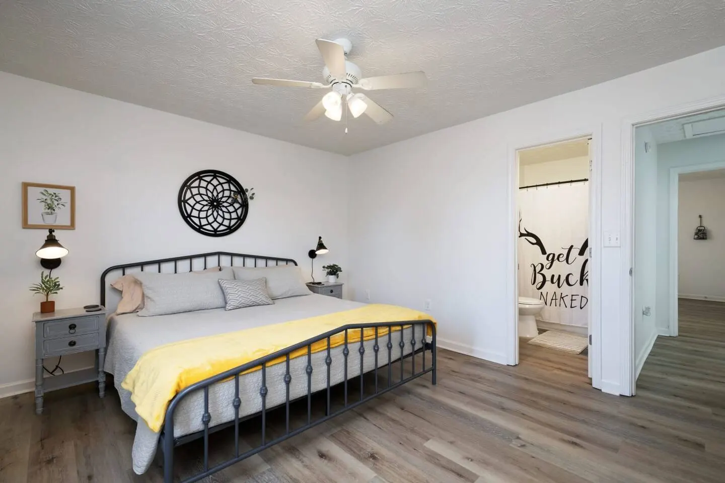 Modern Cozy 2 BR Farmhouse style Townhome with Two 2