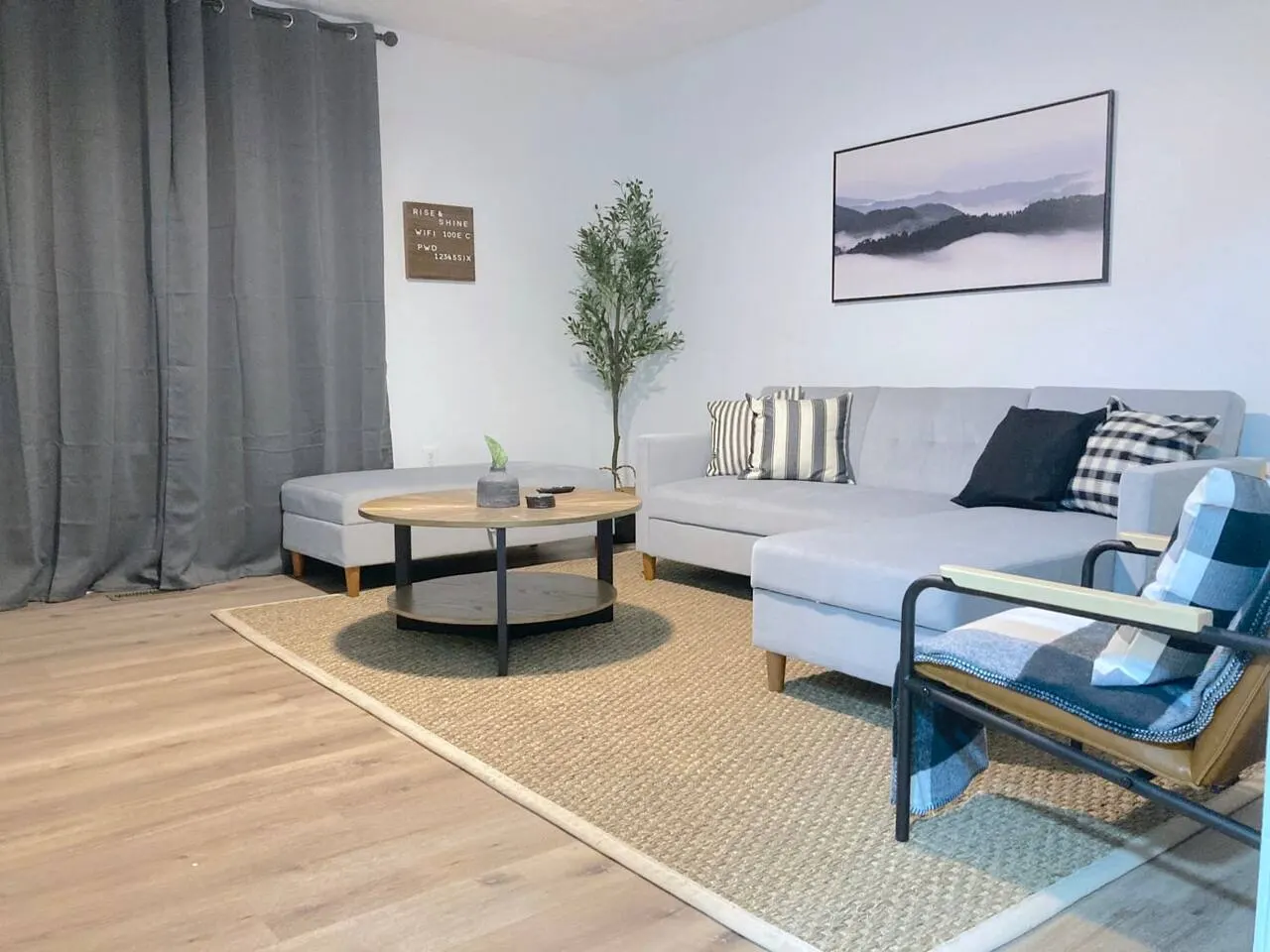 Modern Cozy 2 BR Farmhouse style Townhome with Two 11
