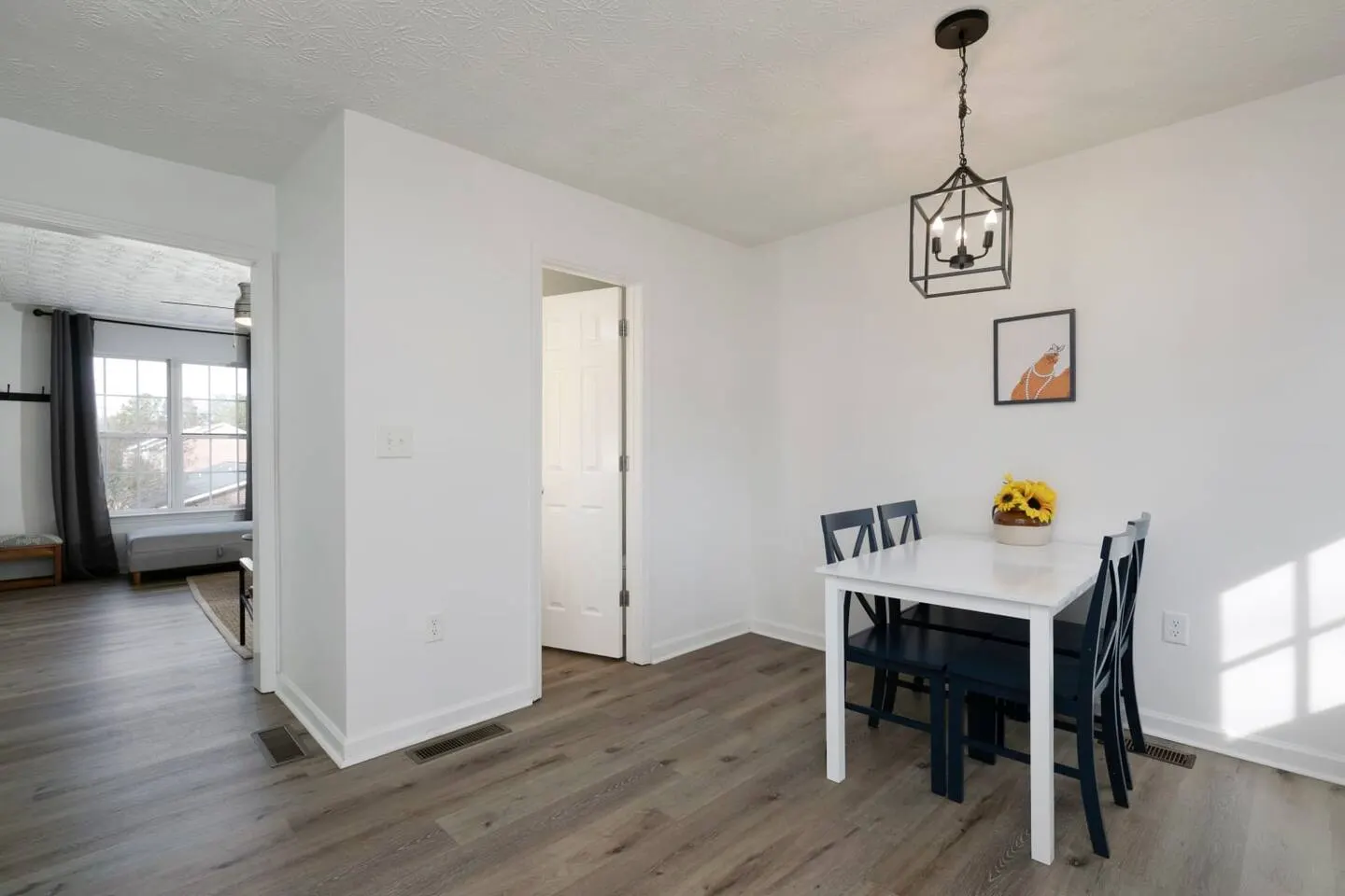 Modern Cozy 2 BR Farmhouse style Townhome with Two 19