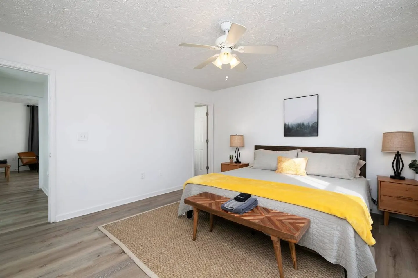Modern Cozy 2 BR Farmhouse style Townhome with Two 3