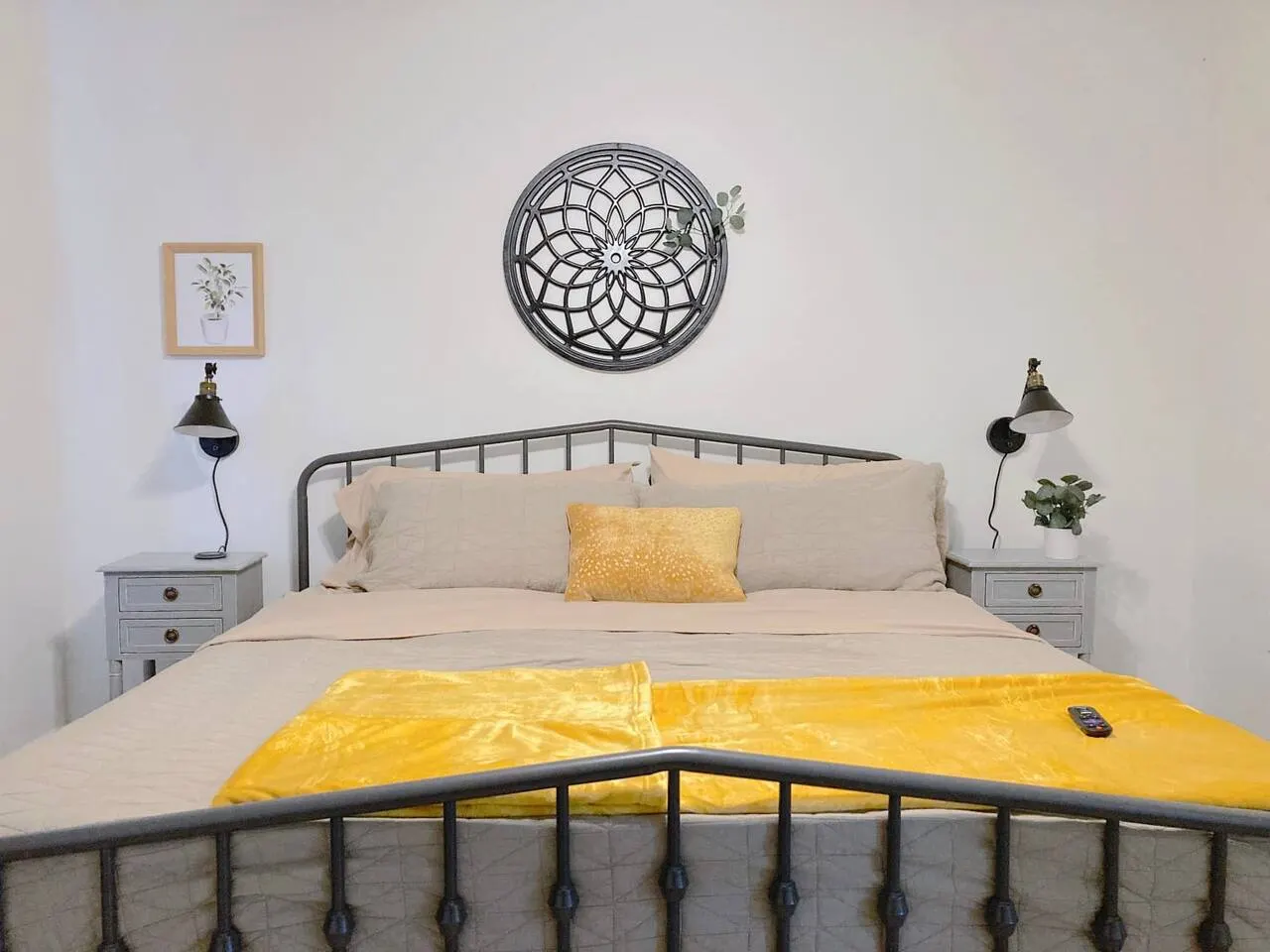 Modern Cozy 2 BR Farmhouse style Townhome with Two 4