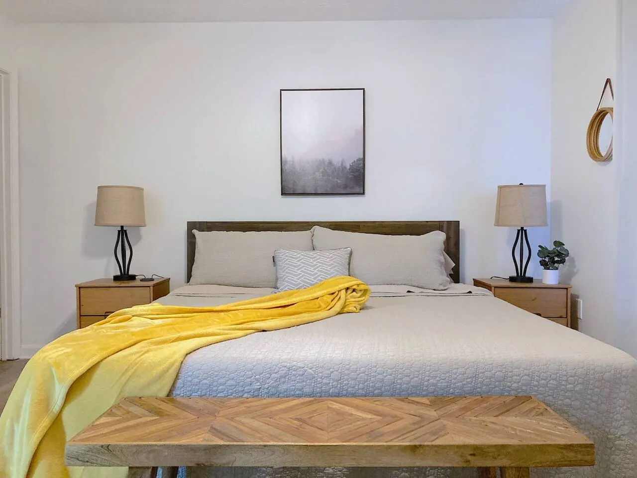 Modern Cozy 2 BR Farmhouse style Townhome with Two 5