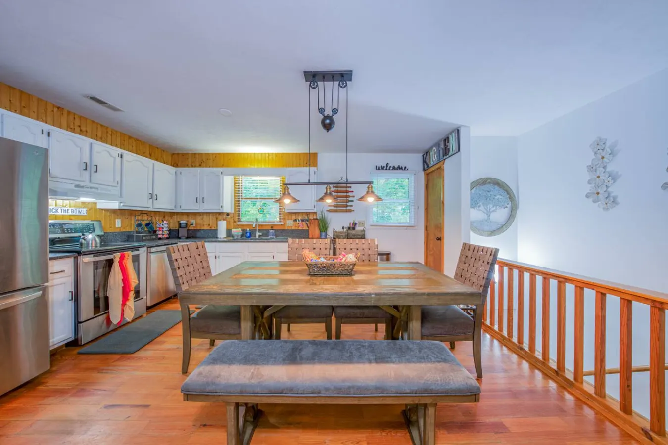 Riverfront Cabin Fenced Yard, Firepit & Grill 9