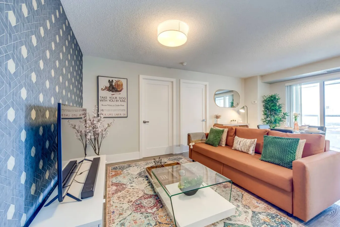 Designer 2BR Corner Suite Balcony Sleeps 5 2