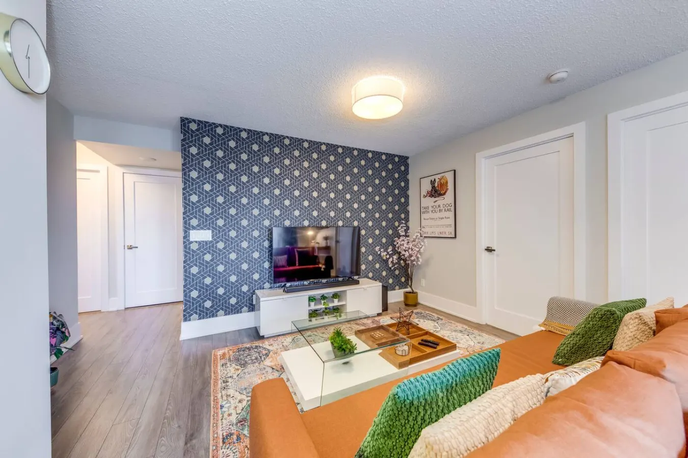 Designer 2BR Corner Suite Balcony Sleeps 5 9