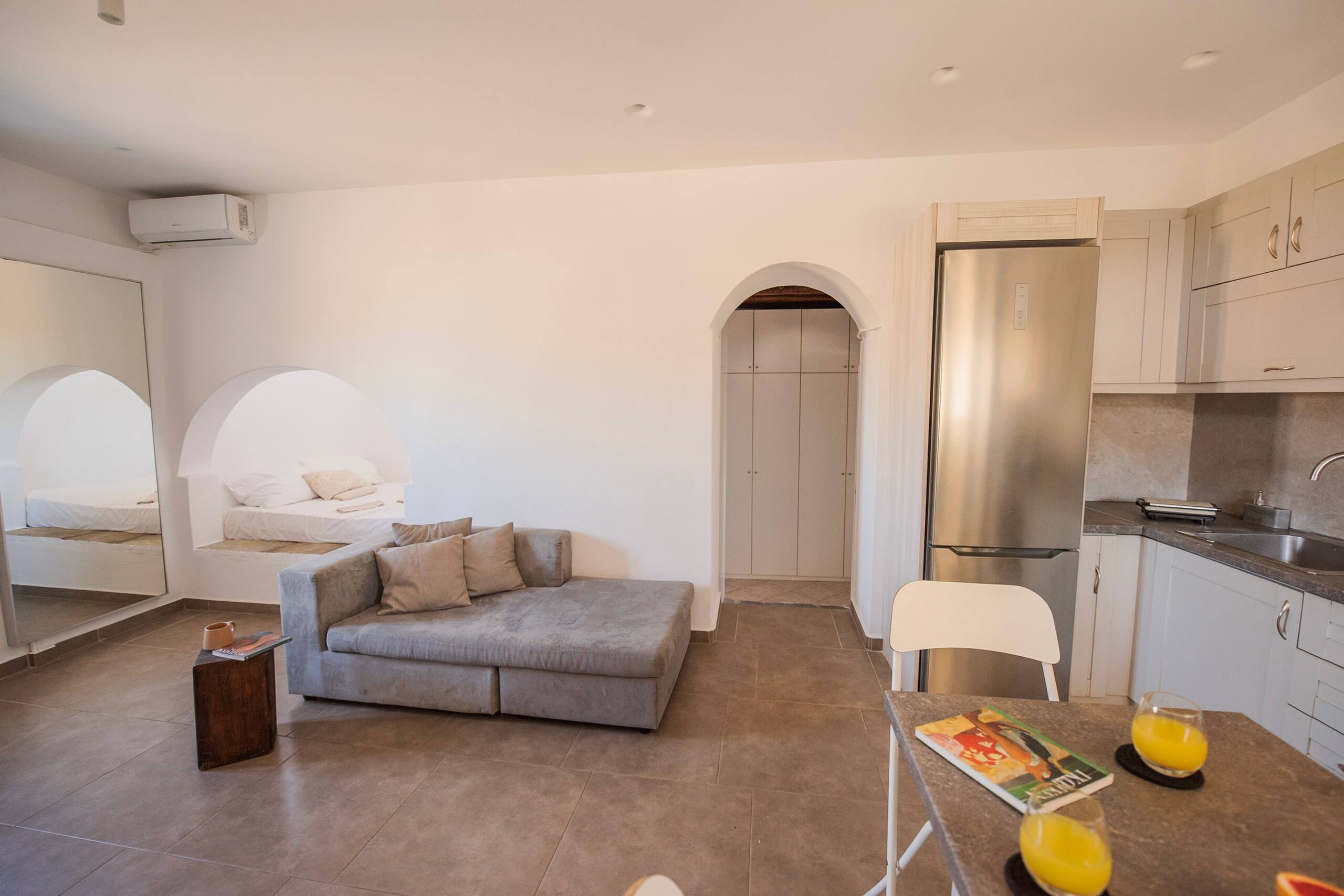 Little white house \nphiliris_mykonos 12