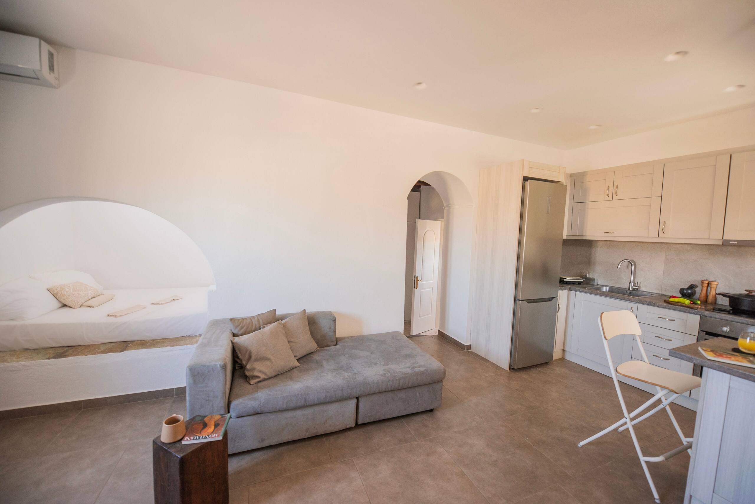Little white house \nphiliris_mykonos 19