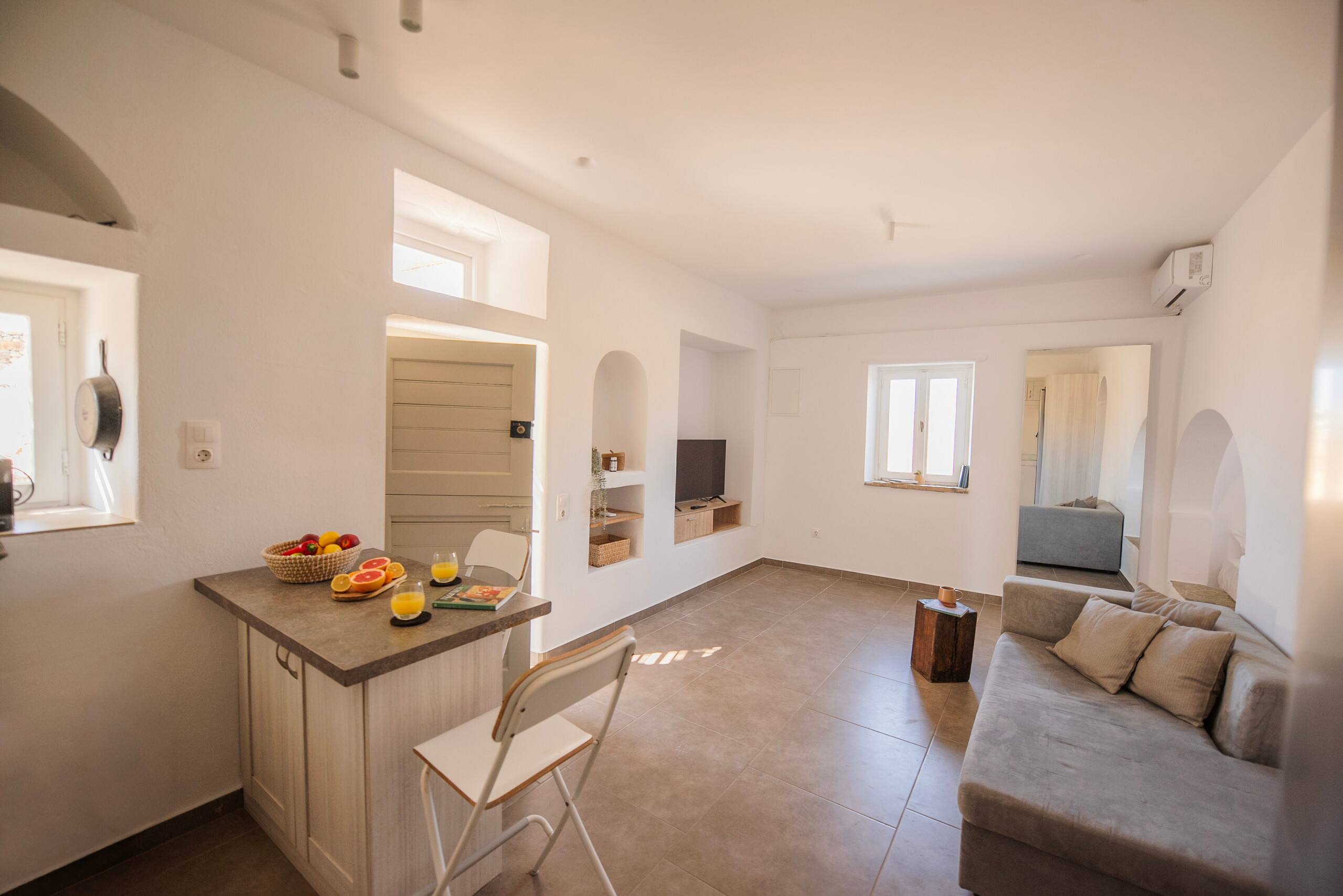 Little white house \nphiliris_mykonos 18