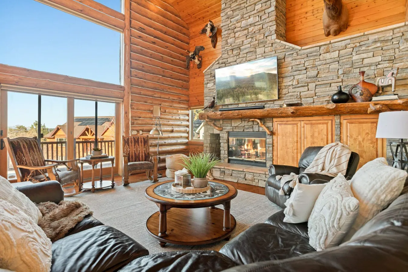 Hawk Ridge Chalet, Hot Tub, Views and Firepit 2