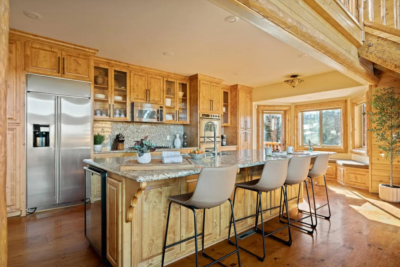 Hawk Ridge Chalet, Hot Tub, Views and Firepit 9