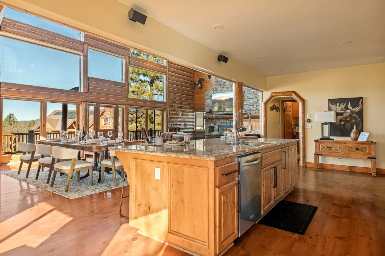 Hawk Ridge Chalet, Hot Tub, Views and Firepit 10