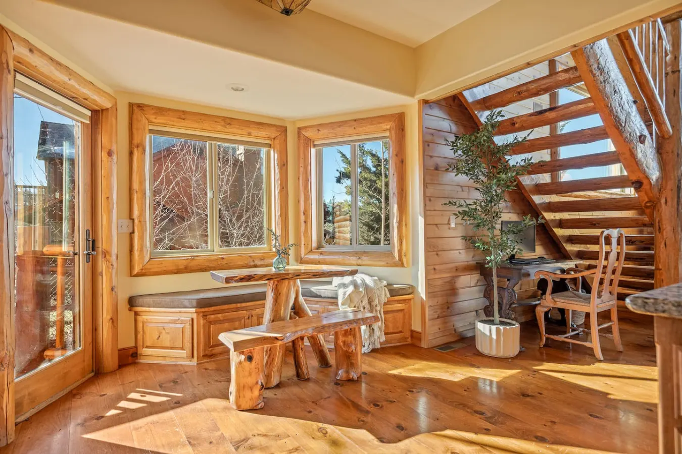 Hawk Ridge Chalet, Hot Tub, Views and Firepit 16